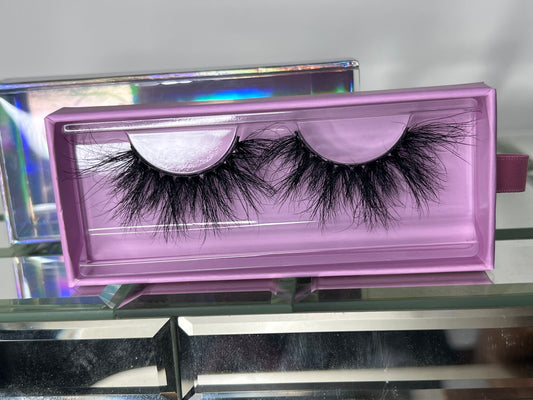 “Poppin” lashes